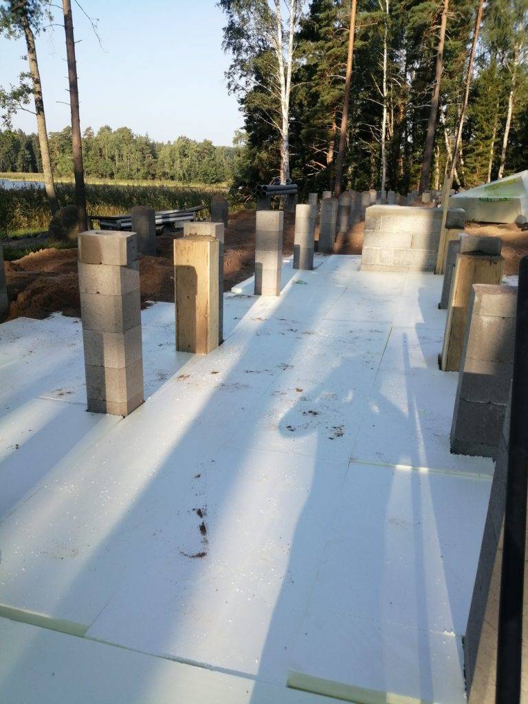 Kesämökin pohjatyöt. Fixmedi Oy.